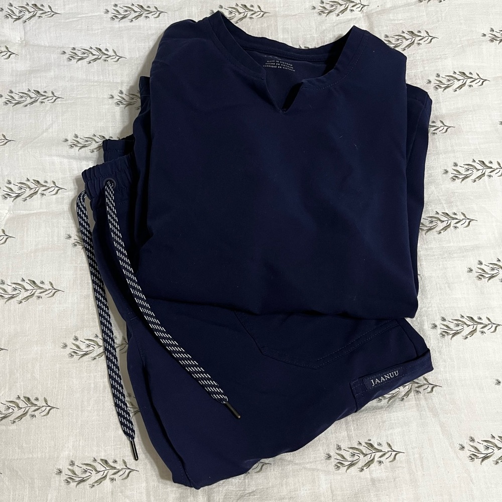 Jaanuu Navy Size Small Scrub Set